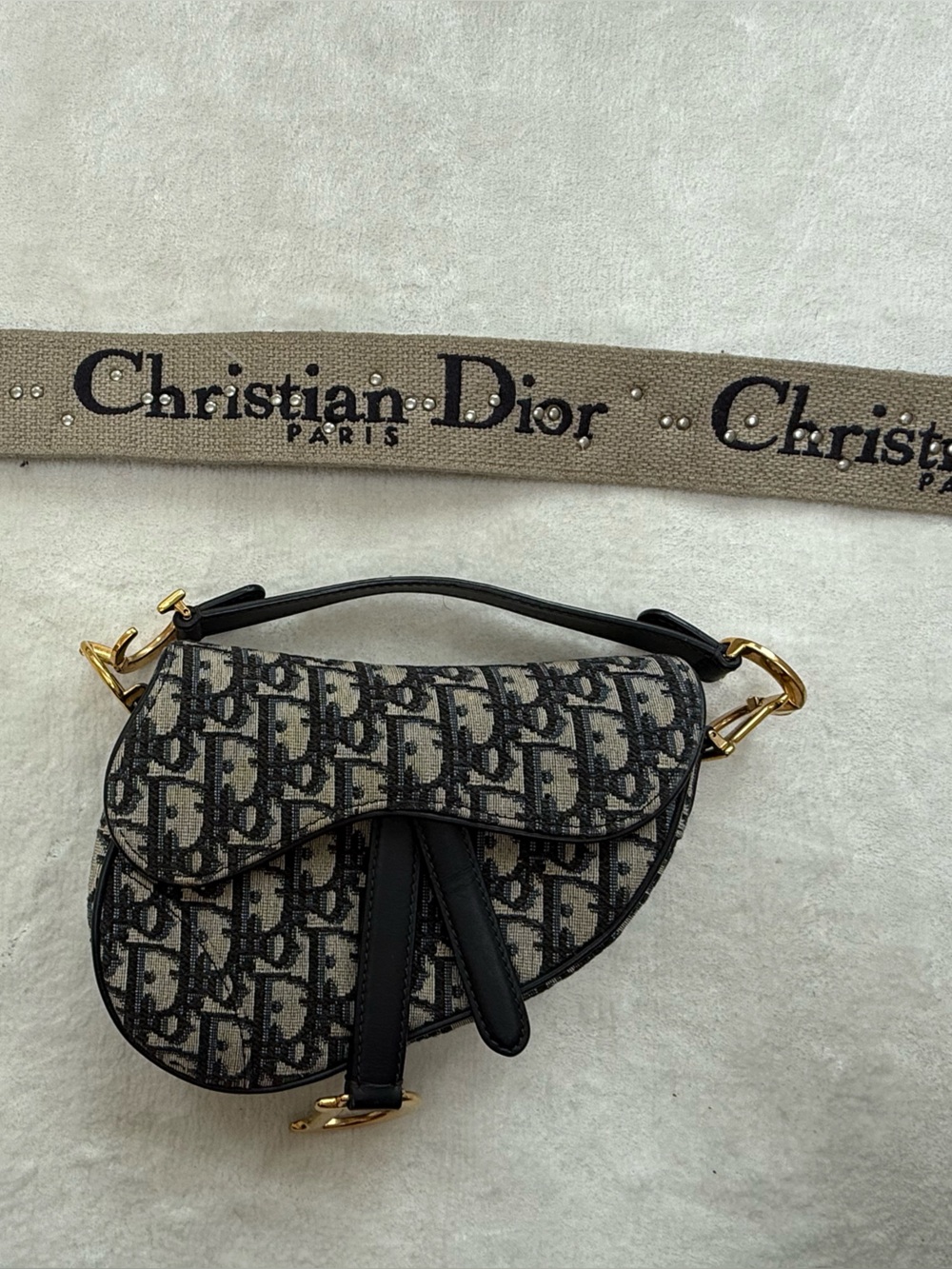 Dior Small Saddle Bag with Strap
Blue Dior Oblique Jacquard - Picture 8 of 9
